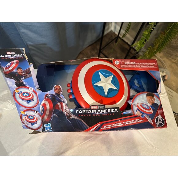 Nerf Marvel Captain America Shield Blaster With Darts - Picture 4 of 7